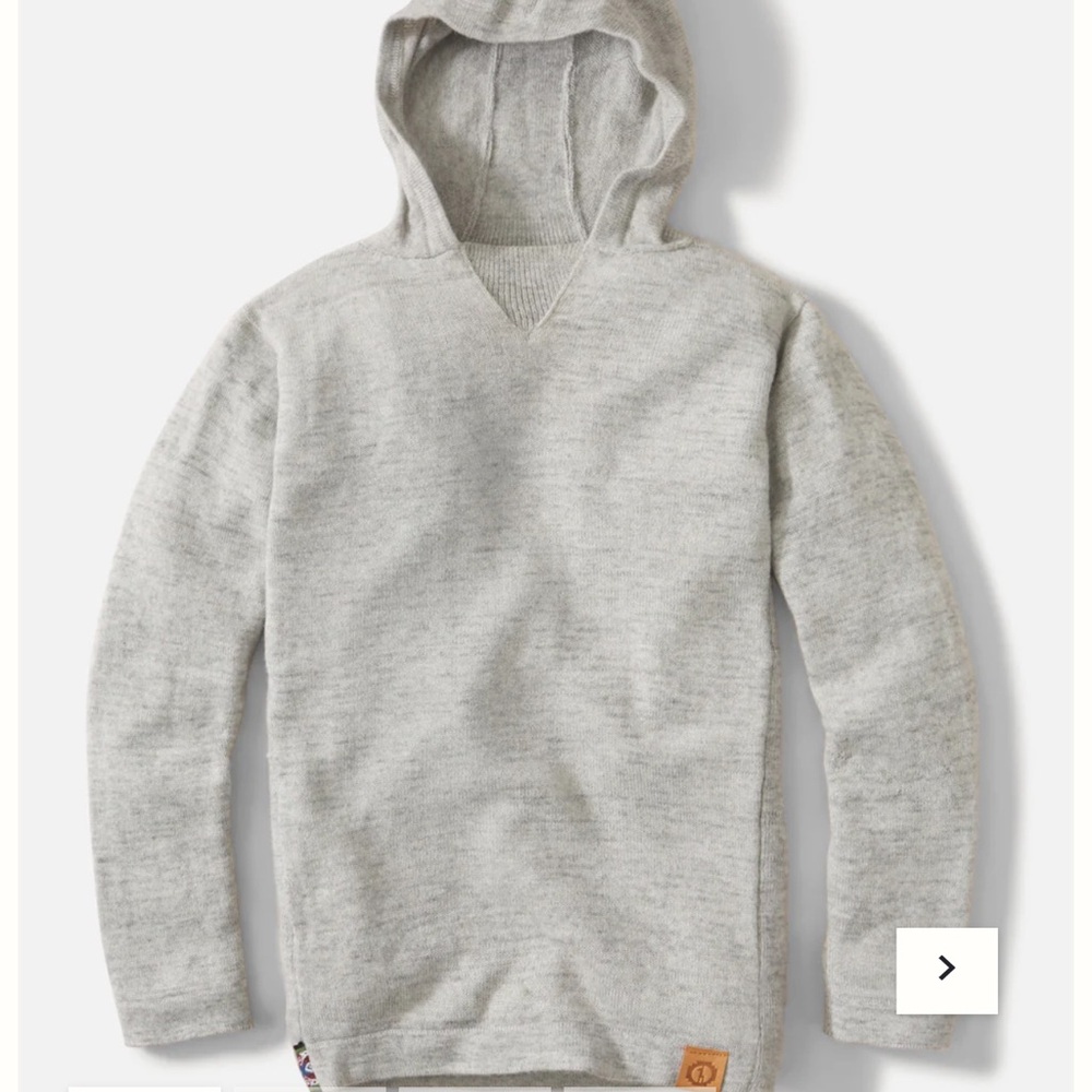Paka hoodie sweater